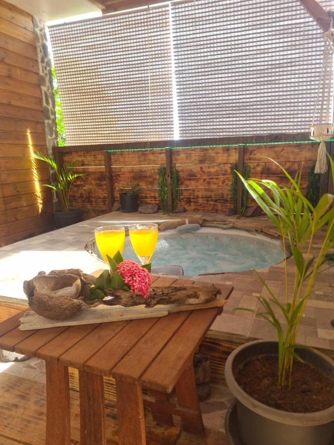 Kami Lodge F3 Jacuzzi Riviere-Salee Ngoại thất bức ảnh