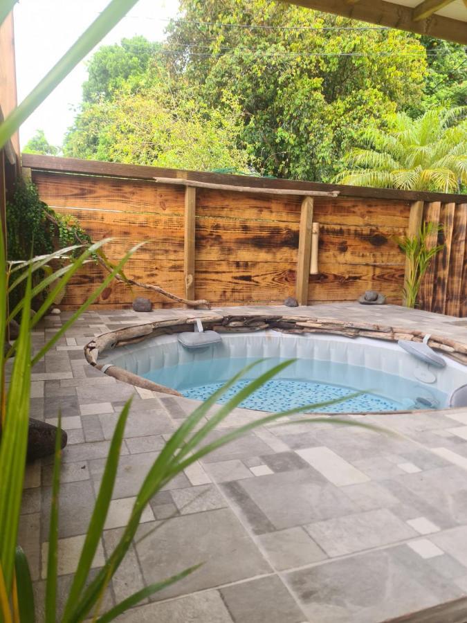 Kami Lodge F3 Jacuzzi Riviere-Salee Ngoại thất bức ảnh